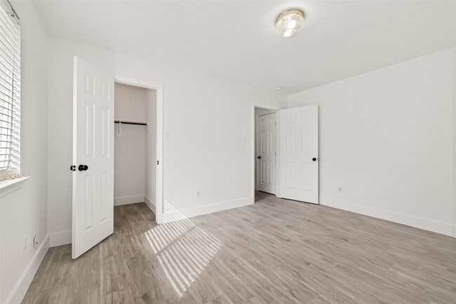 property at 3143 Oakwood Run Dr