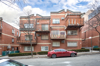 33 Taylor St in Brooklyn, NY - Foto de edificio - Building Photo