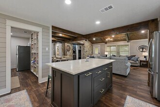 5472 Andert Rd in Bryan, TX - Building Photo - Building Photo