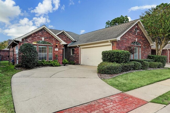 316 Parkwood Village Dr in Friendswood, TX - Building Photo - Building Photo