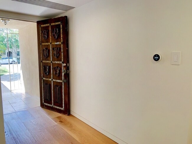 15439 Vose St in Los Angeles, CA - Building Photo - Building Photo