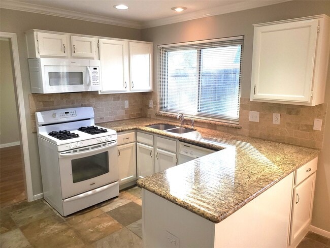 2111 Aberdeen Dr in League City, TX - Building Photo - Building Photo