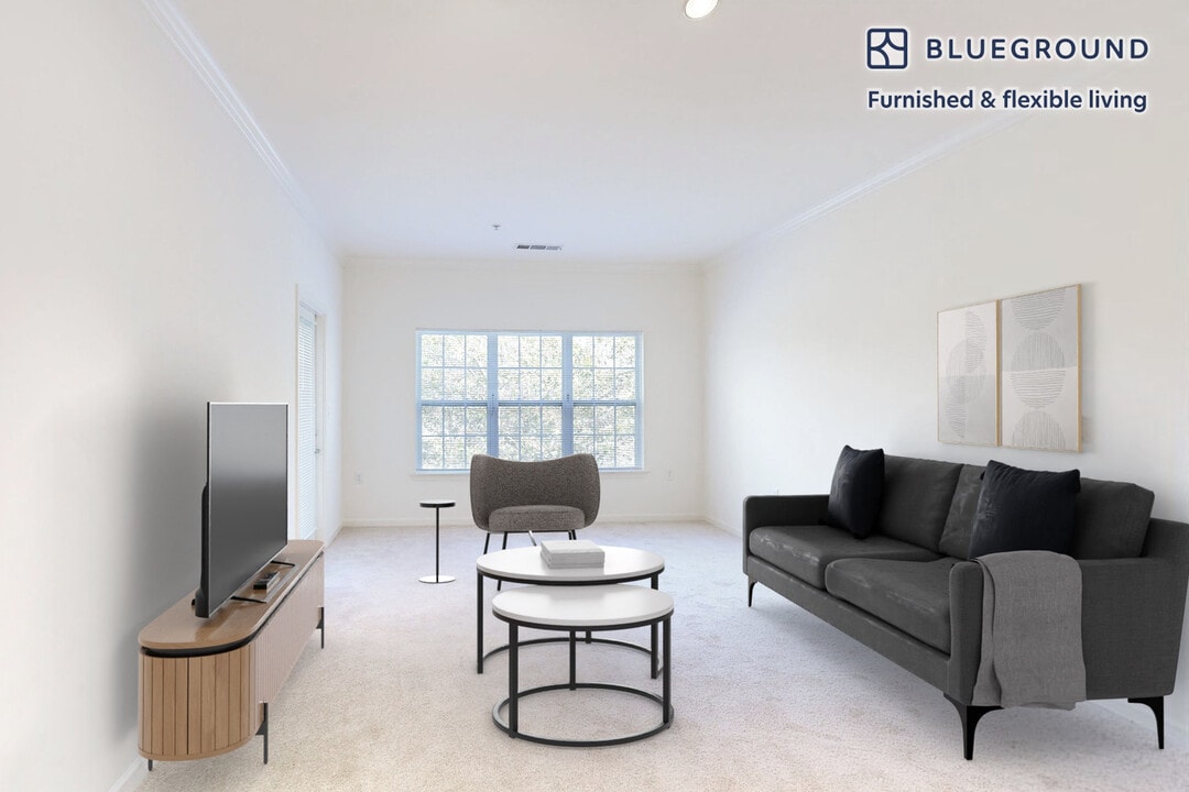 80 N Central Ave in Hempstead, NY - Building Photo