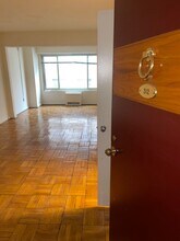 1727 Massachusetts Ave NW in Washington, DC - Foto de edificio - Building Photo