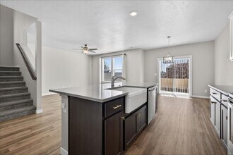 339 S Sunset Point Way in Meridian, ID - Building Photo - Building Photo