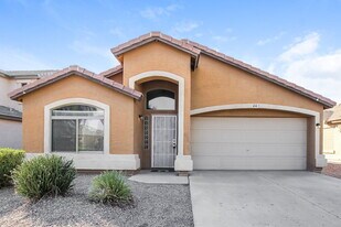 614 E Jeanne Ln in San Tan Valley, AZ - Building Photo