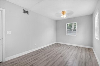 4500 NE 18th Ave in Pompano Beach, FL - Foto de edificio - Building Photo