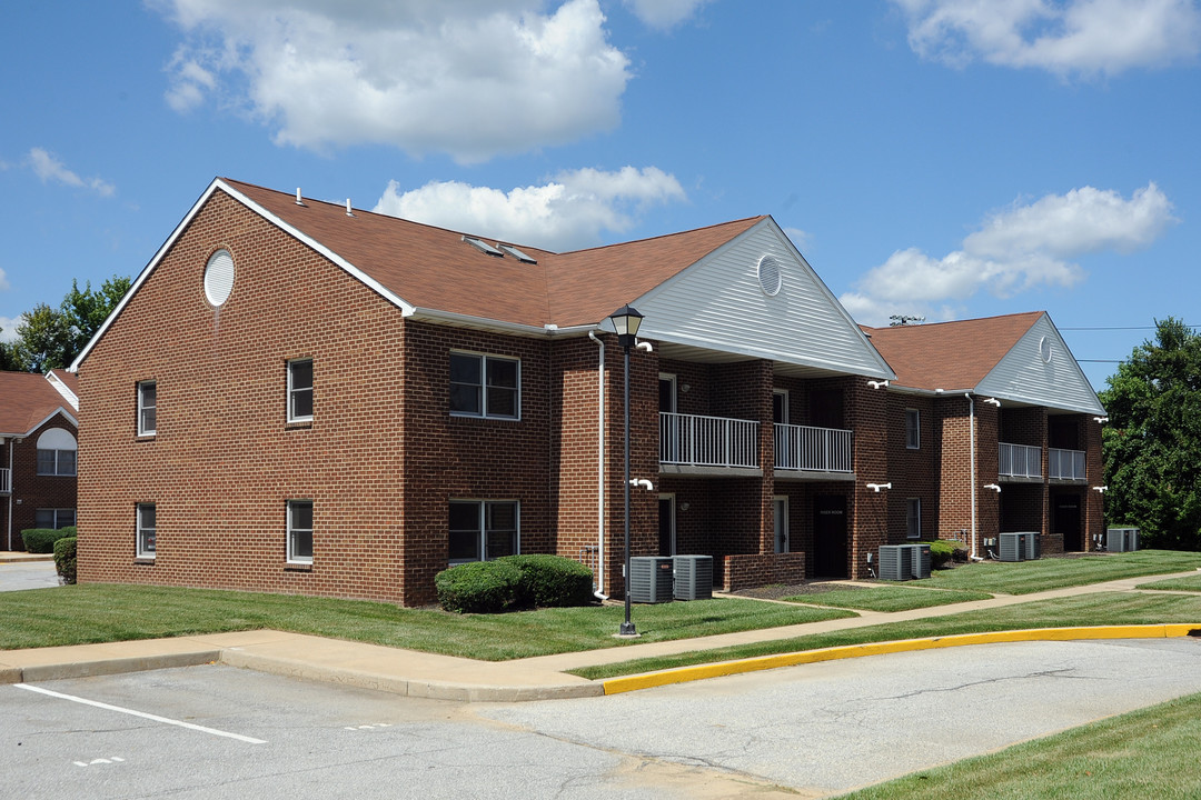 School Lane Garden Apartments in Newark, DE - Building Photo