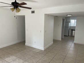 22701 Watersedge Blvd, Unit 19 in Land O Lakes, FL - Building Photo - Building Photo