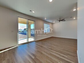 9813 W Parkway Dr in Tolleson, AZ - Building Photo - Building Photo