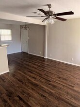 910 Newton St in Arlington, TX - Building Photo - Building Photo