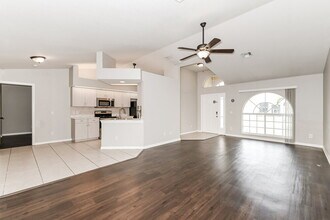 1901 SW 26th Terrace in Cape Coral, FL - Foto de edificio - Building Photo