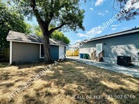 220 Furnish Ave in San Antonio, TX - Foto de edificio - Building Photo