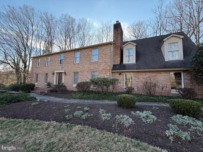 property at 9701 Georgetown Pike