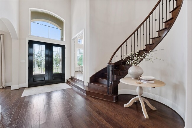 property at 5823 Stratton Wds Dr