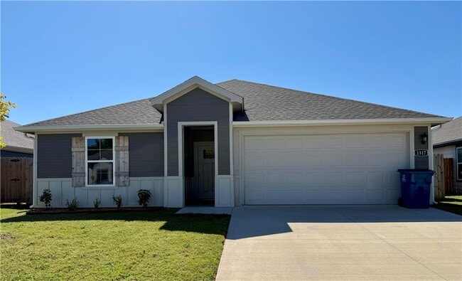 1317 Chavis St in Gentry, AR - Building Photo - Building Photo