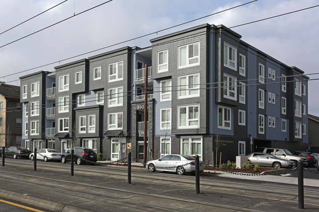 Charlotte B. Rutherford Place in Portland, OR - Foto de edificio - Building Photo