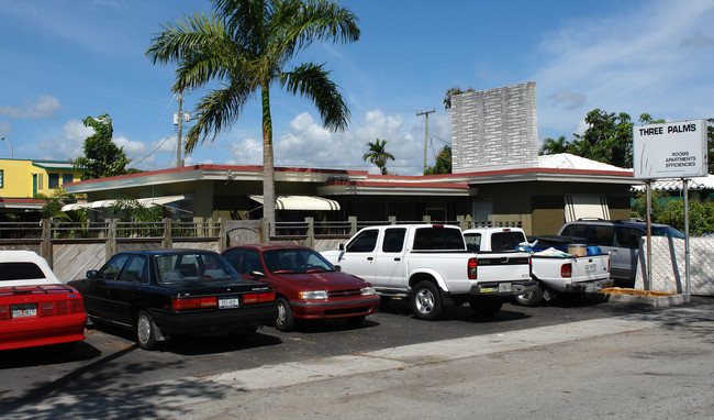 Three Palms in Hollywood, FL - Building Photo - Building Photo