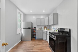 12 Troy St in Jersey City, NJ - Building Photo - Building Photo