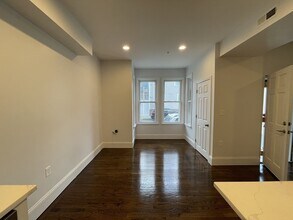 204 E Eagle St, Unit #1 in Boston, MA - Building Photo - Building Photo