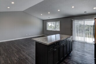564 W 9th St, Unit 054 in New Richmond, WI - Building Photo - Building Photo