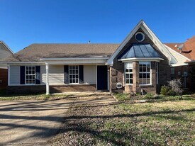7075 Foxhall Dr in Horn Lake, MS - Building Photo