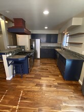 1090 Oak Ave in South Lake Tahoe, CA - Building Photo - Building Photo
