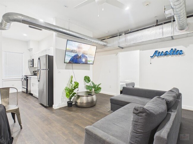 1010 W 26th St in Austin, TX - Foto de edificio - Building Photo