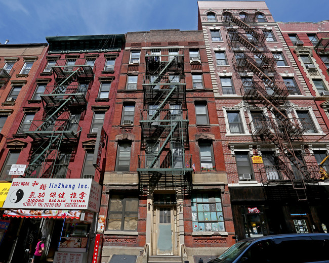 165 Mott St in New York, NY - Foto de edificio - Building Photo