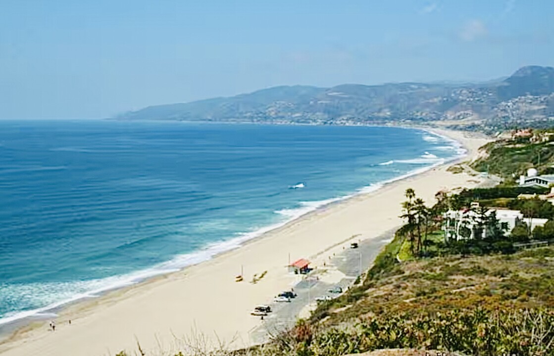 6300 Zuma Mesa Dr in Malibu, CA - Building Photo