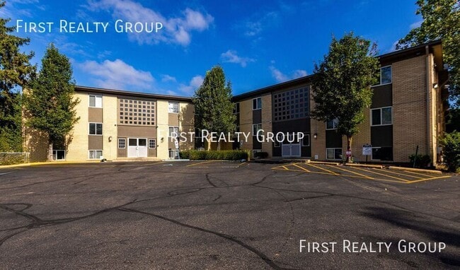 5600 N Main St in Dayton, OH - Building Photo - Building Photo