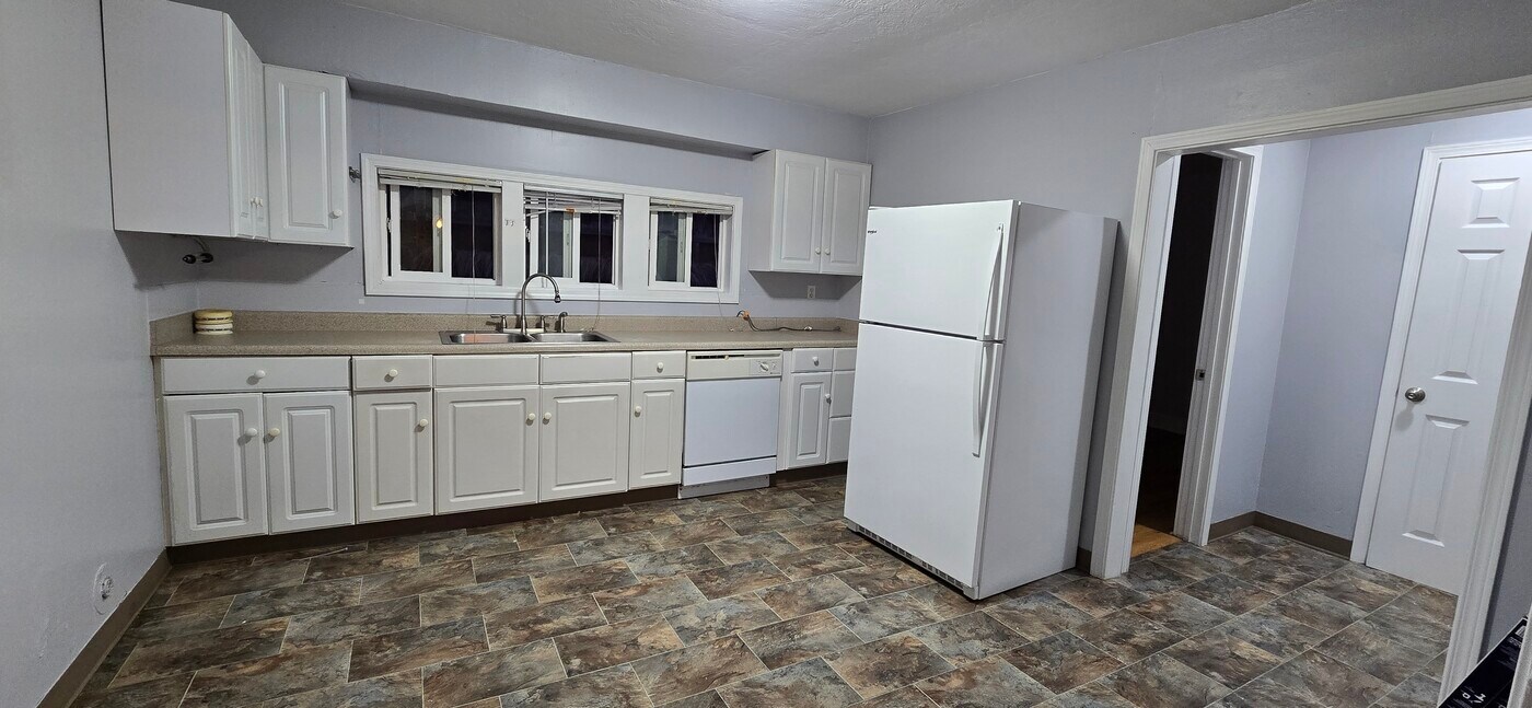 12435-12445 SW Ash Ave in Tigard, OR - Building Photo