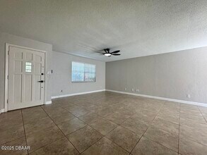 301 Cavanah Dr in Daytona Beach, FL - Building Photo - Building Photo