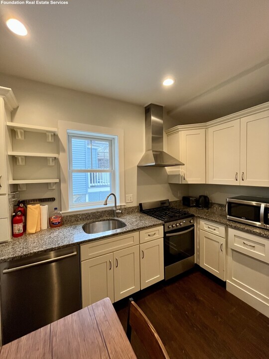 79 Elmira St in Boston, MA - Building Photo