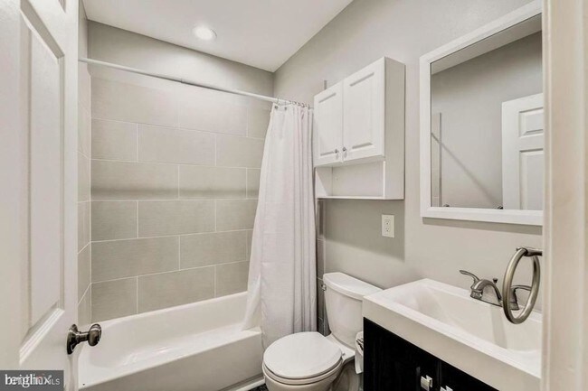 2343 N College Ave-Unit -Unit 1 in Philadelphia, PA - Building Photo - Building Photo