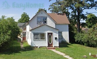 313 Mine St in Norway, MI - Building Photo