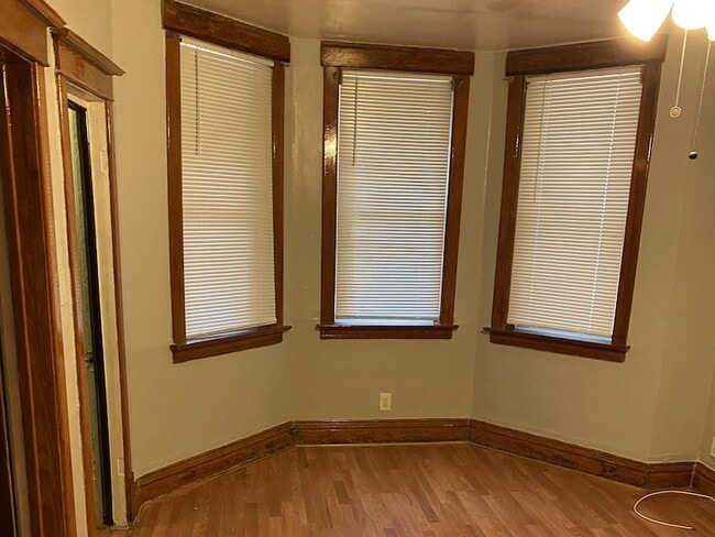 8324 S Baker Ave, Unit 2 in Chicago, IL - Building Photo - Building Photo