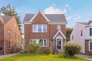 3581 Ingleside Rd in Shaker Heights, OH - Building Photo
