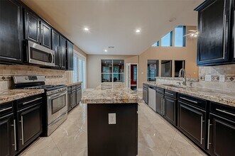 1419 Kyle Hill Ln in Sugar Land, TX - Building Photo - Building Photo