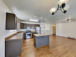 2484 W 1325 N in Layton, UT - Building Photo - Building Photo