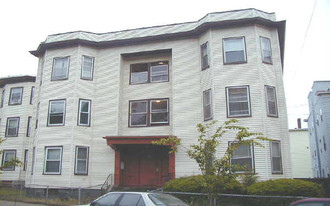 103 Gilman St in Somerville, MA - Building Photo
