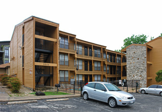 Black Diamond Apartments in Austin, TX - Building Photo - Building Photo