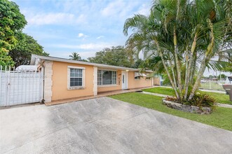 17241 NW 47th Ct in Miami Gardens, FL - Building Photo - Building Photo