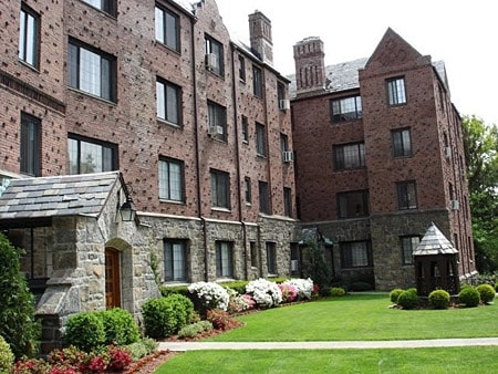 The Fairways in Pelham, NY - Building Photo