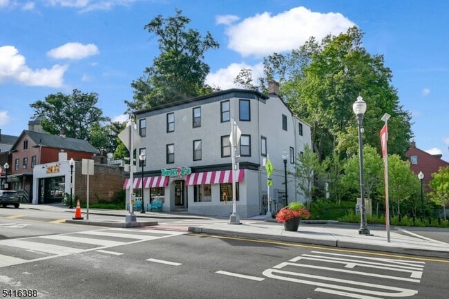 38 Morris St in Morristown, NJ - Building Photo - Building Photo