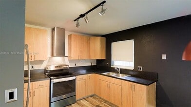 5517 Wiley St in Hollywood, FL - Foto de edificio - Building Photo