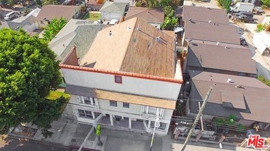 3258 E 4th St in Los Angeles, CA - Foto de edificio - Building Photo