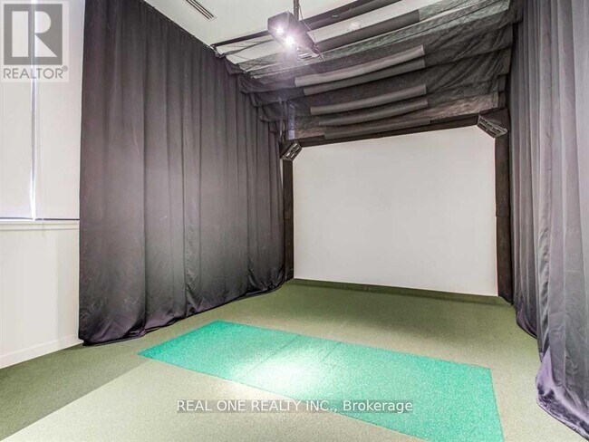 591 Sheppard Ave E in Toronto, ON - Building Photo - Building Photo