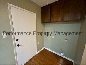 1409 Sylvia Dr in Bakersfield, CA - Building Photo - Building Photo