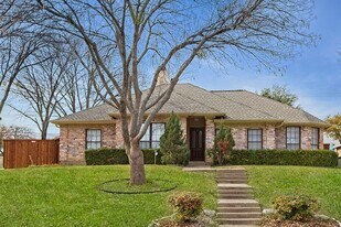 1 Shannon Ct in Richardson, TX - Building Photo